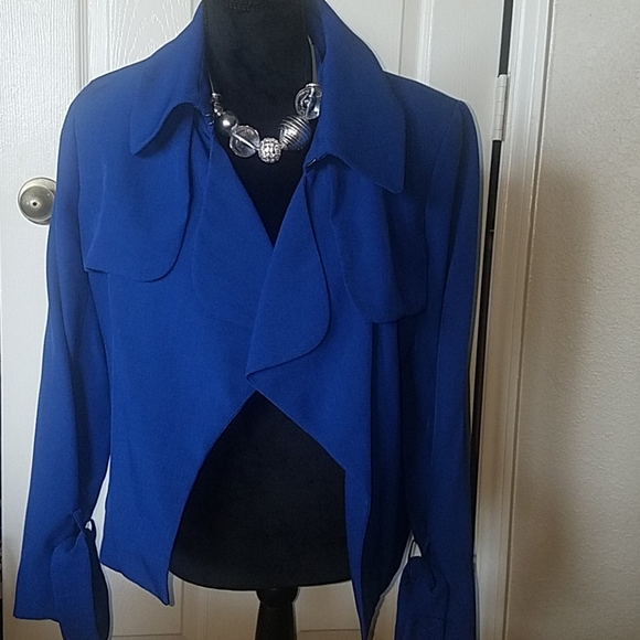 Blazer - Picture 2 of 9